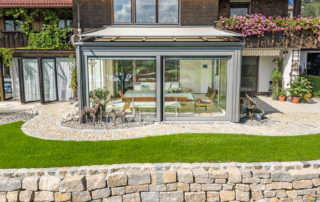 Weiße Reflexa Wintergartenmarkise Life auf Wintergarten